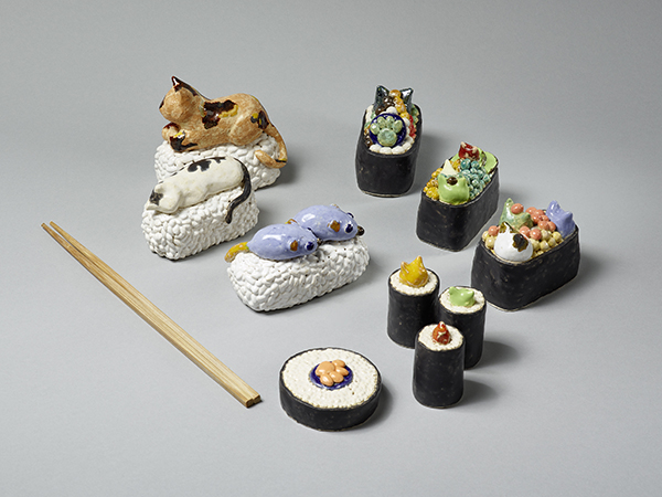 Yuko Takatsudo, Sushi, 2019, bemalte Keramik